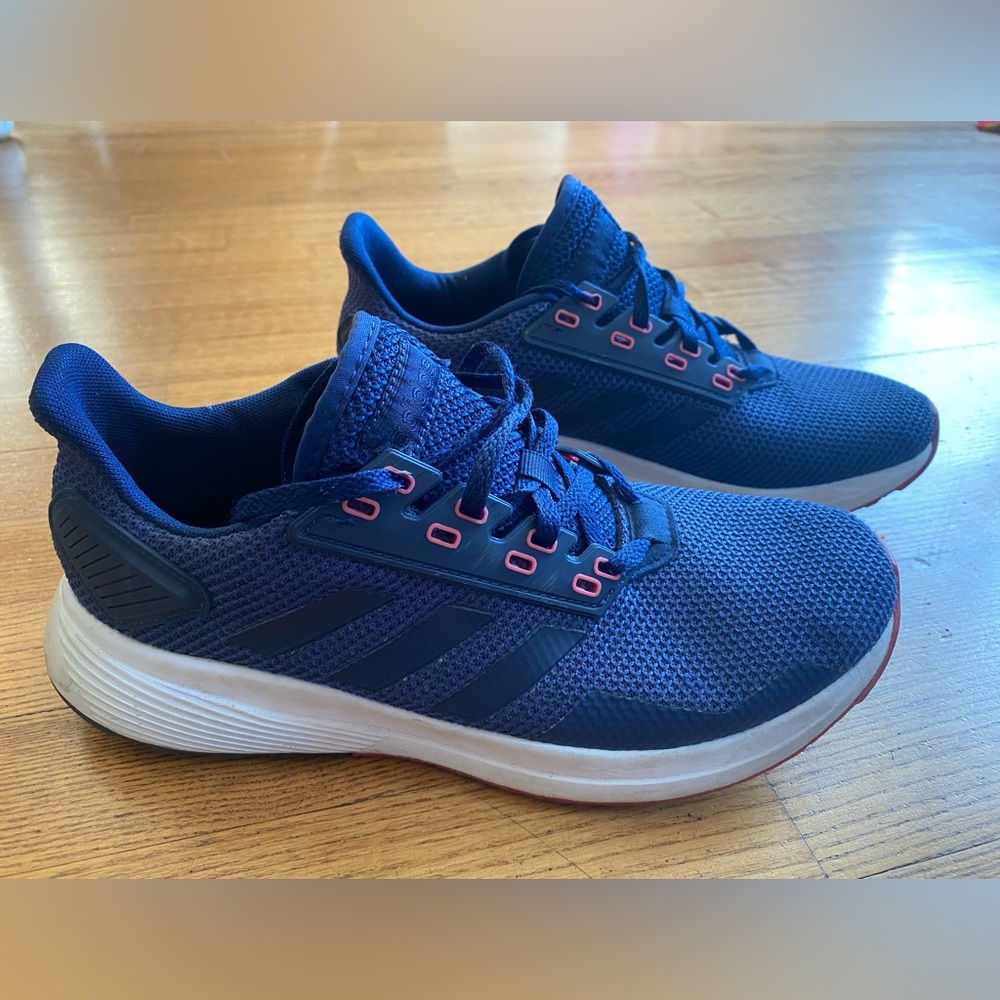 adidas Navy Blue Athletic Shoes Mens size 8 EUC sneakers Running Walking Sneaker